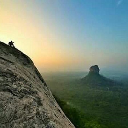 Апартаменты Sigiriya Vee Guest Экстерьер фото